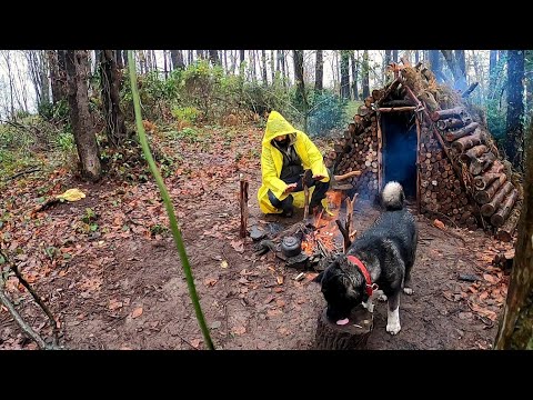 Overnight alone in the woods build bushcraft shelter Off