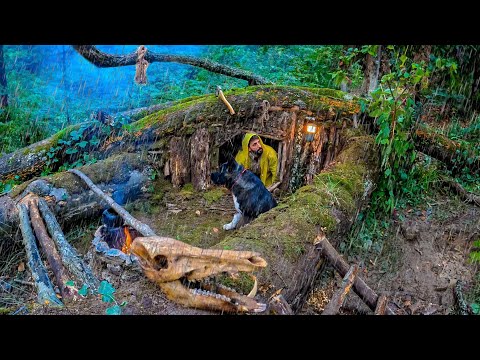 Caught in a Storm THUNDER Building Bushcraft SURVIVAL