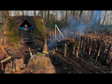 4 Days SOLO BUSHCRAFT CAMP in Heavy Rain Building a
