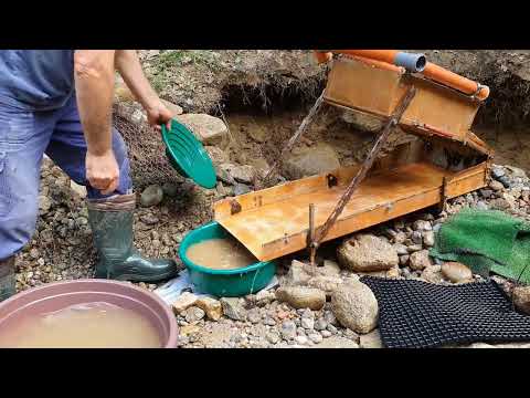 Incredible Discovery The Process Of Finding Gold İn A River