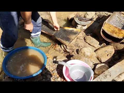Akarsuda Derede Altın Çıkarma İşlemine Davam ALTINAVCISI1