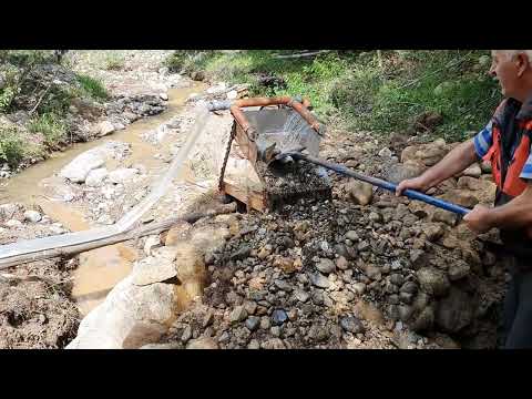 GOLD Discovery Incredible Gold Find İn Old Stream Bed