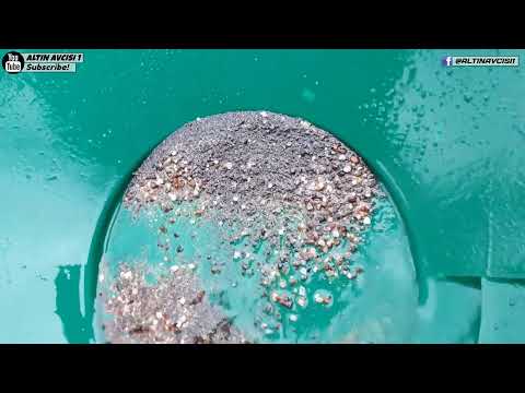 There So Much Gold In This River Gold Prospecting in Rivers