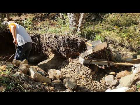 We Discovered A Very Rich Gold Place Prospecting For Gold