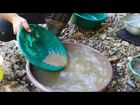 GOLD Discovery Incredible Gold Find İn Old Stream Bed
