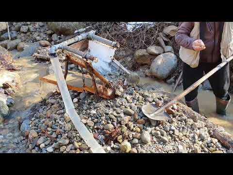 You Won t Believe What This Gold Hunting EXPERT Found in