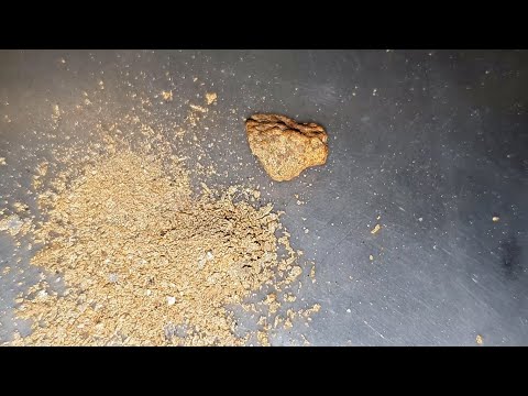 Akarsuda Derede Altın Tozu Çıkarma Çalışmalarına Devam