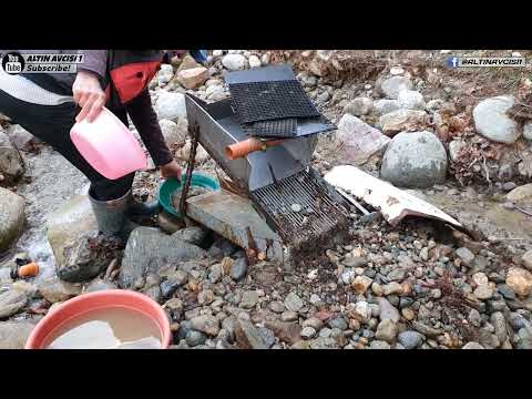Gold Prospecting Finding and Screening Operations in Rivers