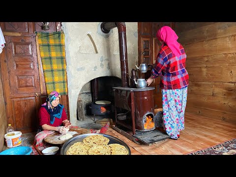 Kışın Eski Köy Evinde Yaşam Geleneksel Köy Ekmeği Köy Hayatı