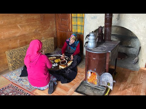 Ahşap Köy Evinde Yaşam Geleneksel Köy Kahvaltısı Kışın Köy