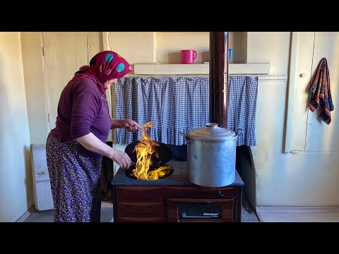 Kışın Köyde Zorlu Yaşam Karlı Dağlarda Köy Hayatı Belgesel