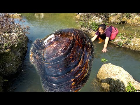 I m having fun today it s all big river clams and pearls
