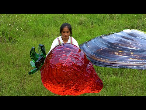 This is a grassland with large pearl clams inside