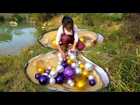 There are so many beautiful pearls in the river clam it s