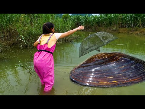 As soon as the flood receded the beautiful woman picked up