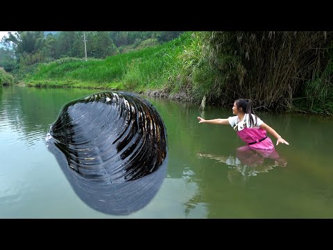 The beautiful woman quickly rushed towards the big river