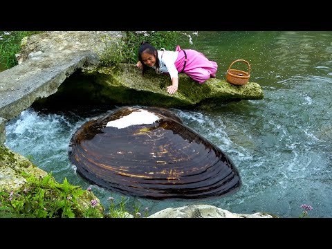 Here the water flows year round and the pearls produced by