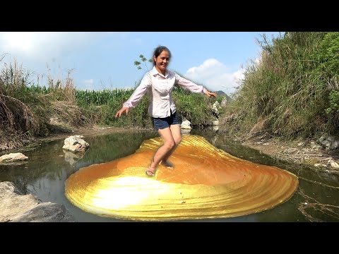 This golden clam is powerful enough and beautiful women can