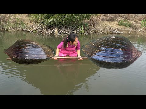 Super big river clam pearls carry a load