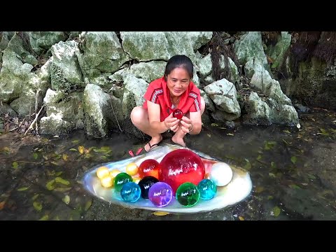 Discovering a magical plant with sparkling pearls in its