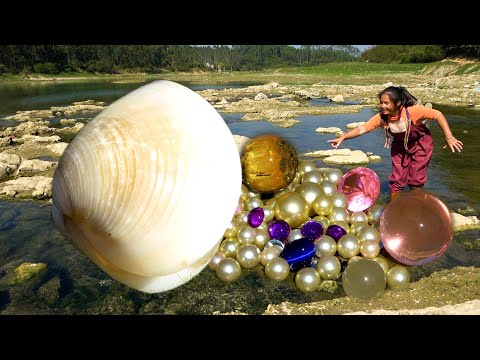 The beautiful woman pulled out a pile of pearls which made