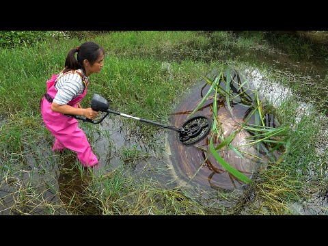 High tech exploration of pearl clams in water highlighting