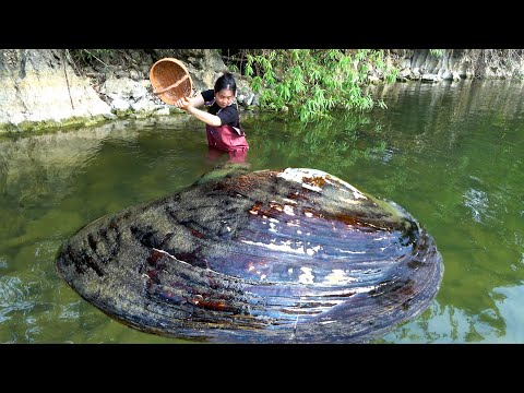 Seeing such a big clam my heart was about to jump out