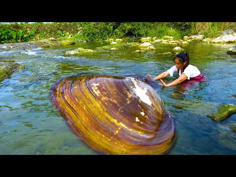 I m squatting here guarding the river clam it s really