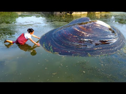 I didn t expect there to be such a big river clam I guess