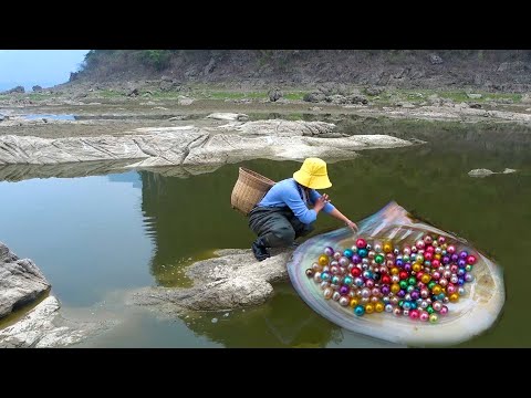 This lake is really strange it s everywhere