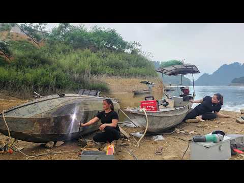 The kind girl helped the fisherman repair a hole in his boat