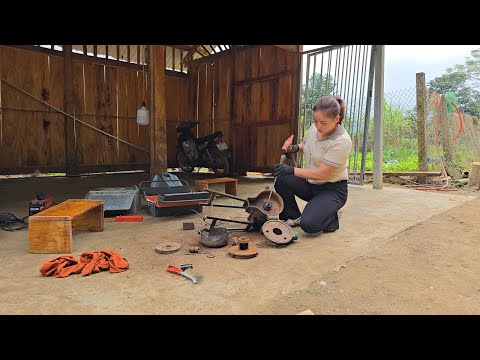 The kind hearted girl helped her poor older sister repair