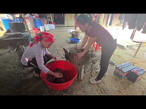 A new working day for the genius girl helping villagers fix