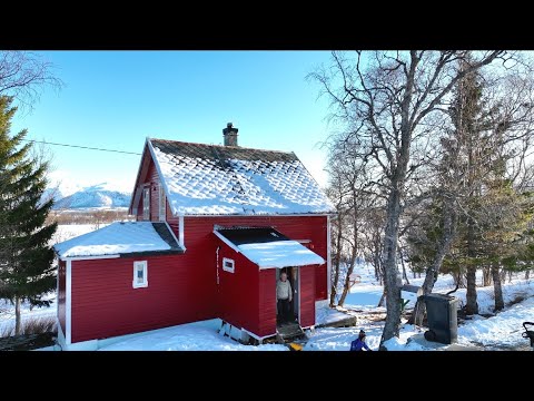 Transforming an Old Wooden House into a Cozy Home Life in