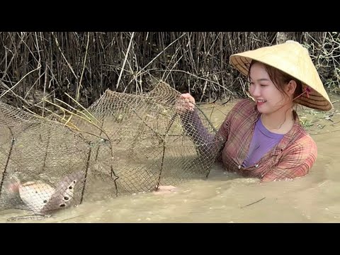 24H Bắt Khẩm Xuồng Cá Khủng Mùa Đồng Bơm Wading through the
