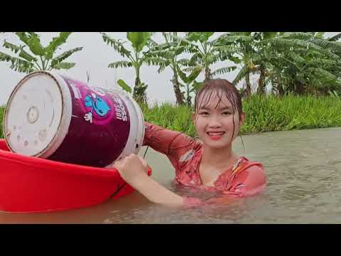 Đối Mặt Với Sấm Sét Lớn Khi Săn Cá Bắt Cua Giữa Bom Mưa