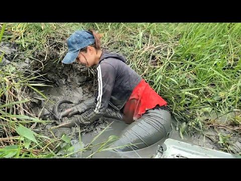 Đào Hang Bắt Cá Trúc Phương Đục Banh Đường Bờ Truy Tìm Cá