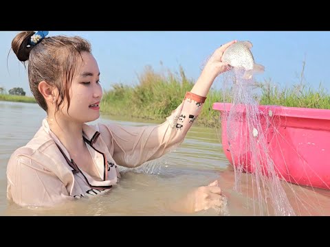 Lặn Kênh 300 Thu Phục Rất Nhiều Cá Về Se Lưới Trong Gốc Cây