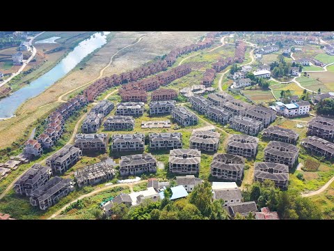 贵州深山发现大批荒废的豪华别墅 废弃多年已杂草丛生 太可惜了 Abandoned luxury villas in
