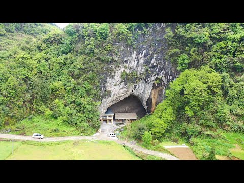 贵州深山洞穴人家隐居百年 拒绝200万出售 如今靠山洞赚钱 Chinese Family Turned Their