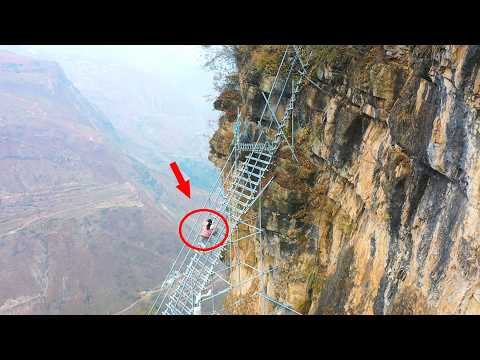 四川悬崖村的天梯太恐怖了 都说上山容易下山难 下山的路更吓人 Sichuan Cliff Village the
