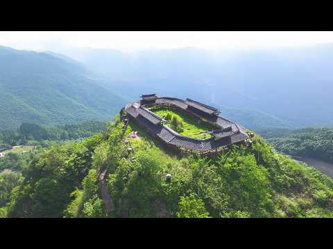 现实版光明顶 贵州一大山之巅竟惊现600年的道教遗址 四面绝壁犹如天堑秘境 Mysterious building