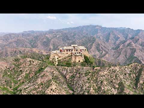 河北群山之巅上竟发现一座神秘建筑 四周荒无人烟与世隔绝 这是谁修建的 Mysterious structure
