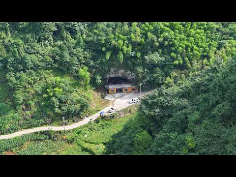 现实版神雕侠侣 贵州夫妻不想打工竟到山洞中隐居 如今过着世外桃源般的生活 A couple lives in