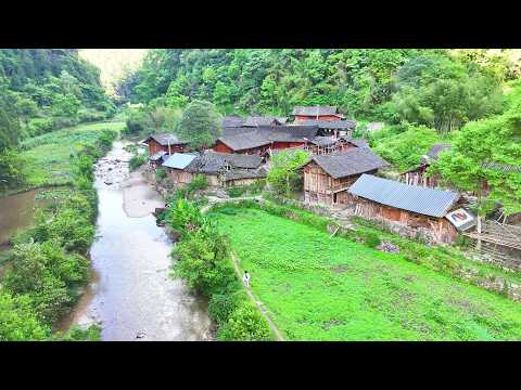 探秘贵州深山峡谷里的天坑村 这里山水环绕与外界隔绝 走近一看简直就是一个世外桃源 Guizhou s isolated
