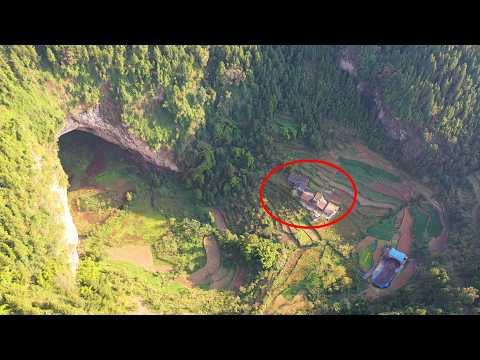 重庆一天坑里发现居住着几户人家 自给自足与世无争 宛如世外桃源 Several families were found