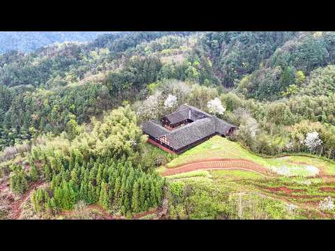 四川这户人家真是太牛了 竟在荒无人烟的深山里住着四合院 环境与世隔绝如世外桃源 Visiting a