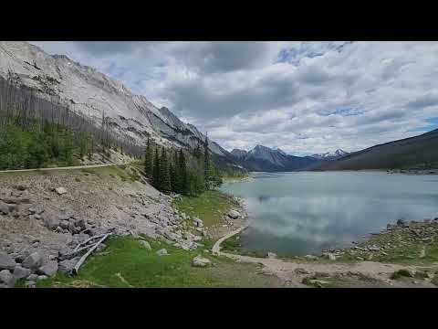 Maligne Lake Road Canada 2026