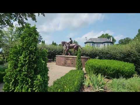 Kentucky Horse Park Secretariat statue