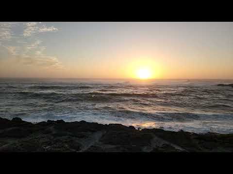 Slo motion waves Depoe Bay Oregon Sept 2024